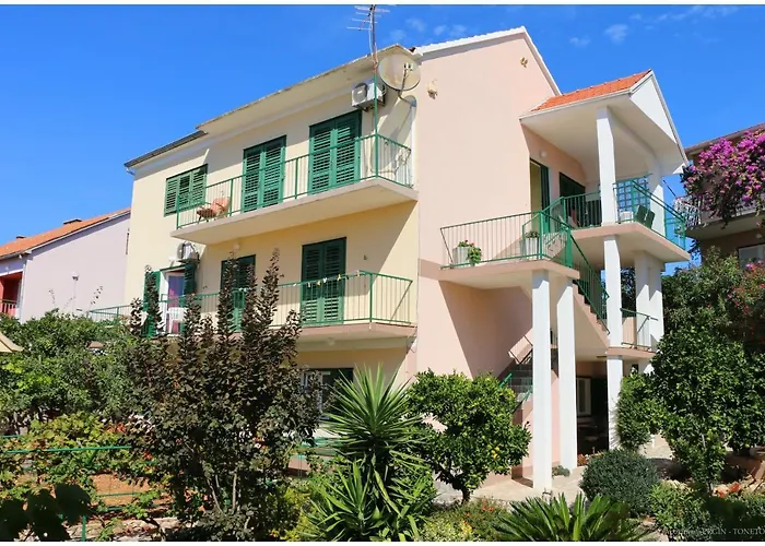 Apartments Lujo